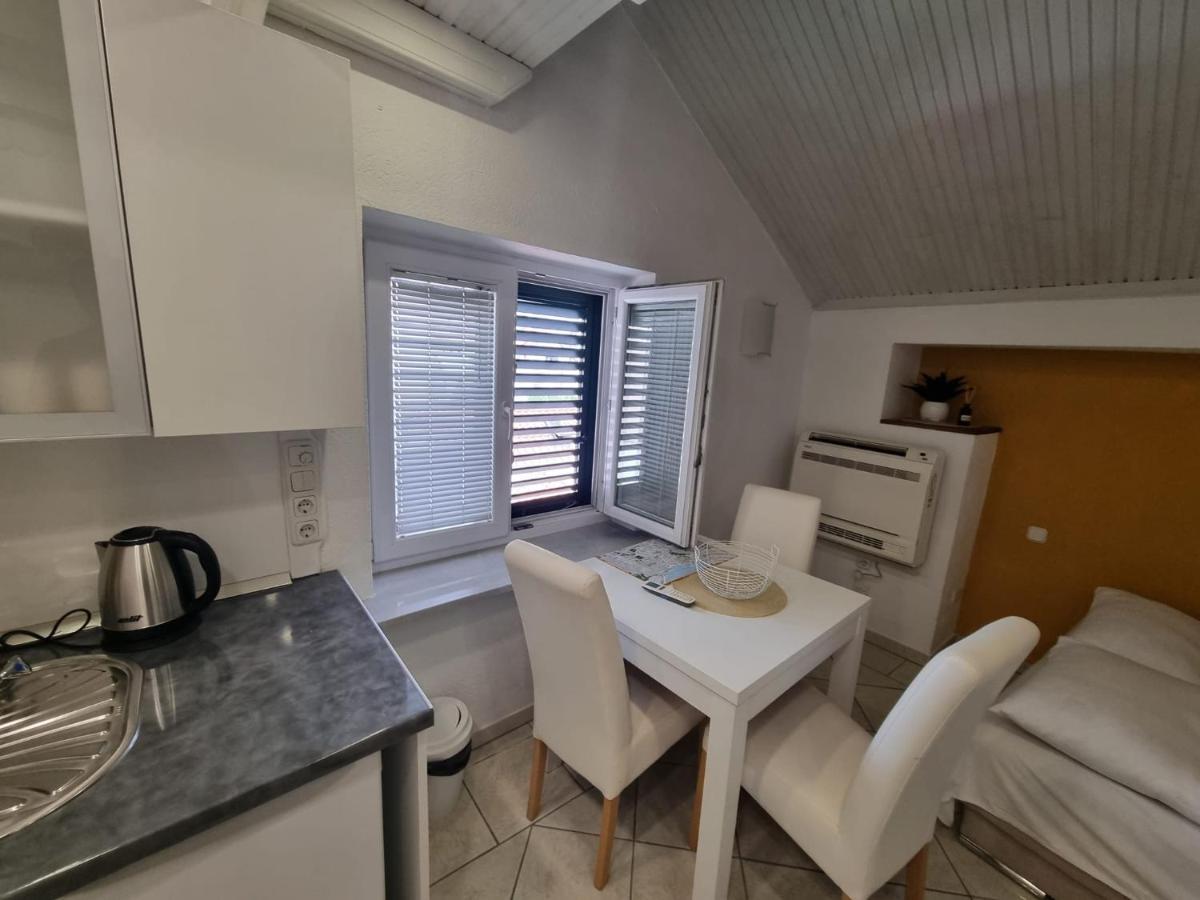 Guesthouse Lion Split Bagian luar foto